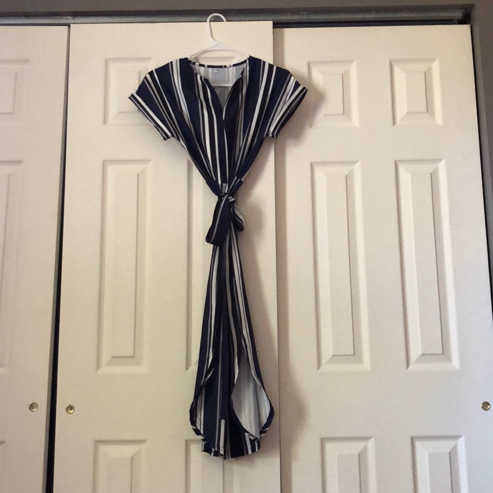 Tie waist strip dress
